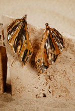 Load image into Gallery viewer, KYMOND & CO CAMILLE PEARL EARRINGS