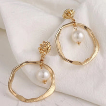 Load image into Gallery viewer, BLACK AND BLOOM ETERNAL ALLURE PEARL EARRINGS