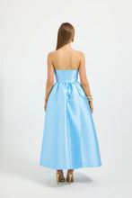 Load image into Gallery viewer, PASDUCHAS KAI STRAPLESS MIDI DRESS - BLUEBELL
