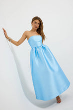 Load image into Gallery viewer, PASDUCHAS KAI STRAPLESS MIDI DRESS - BLUEBELL
