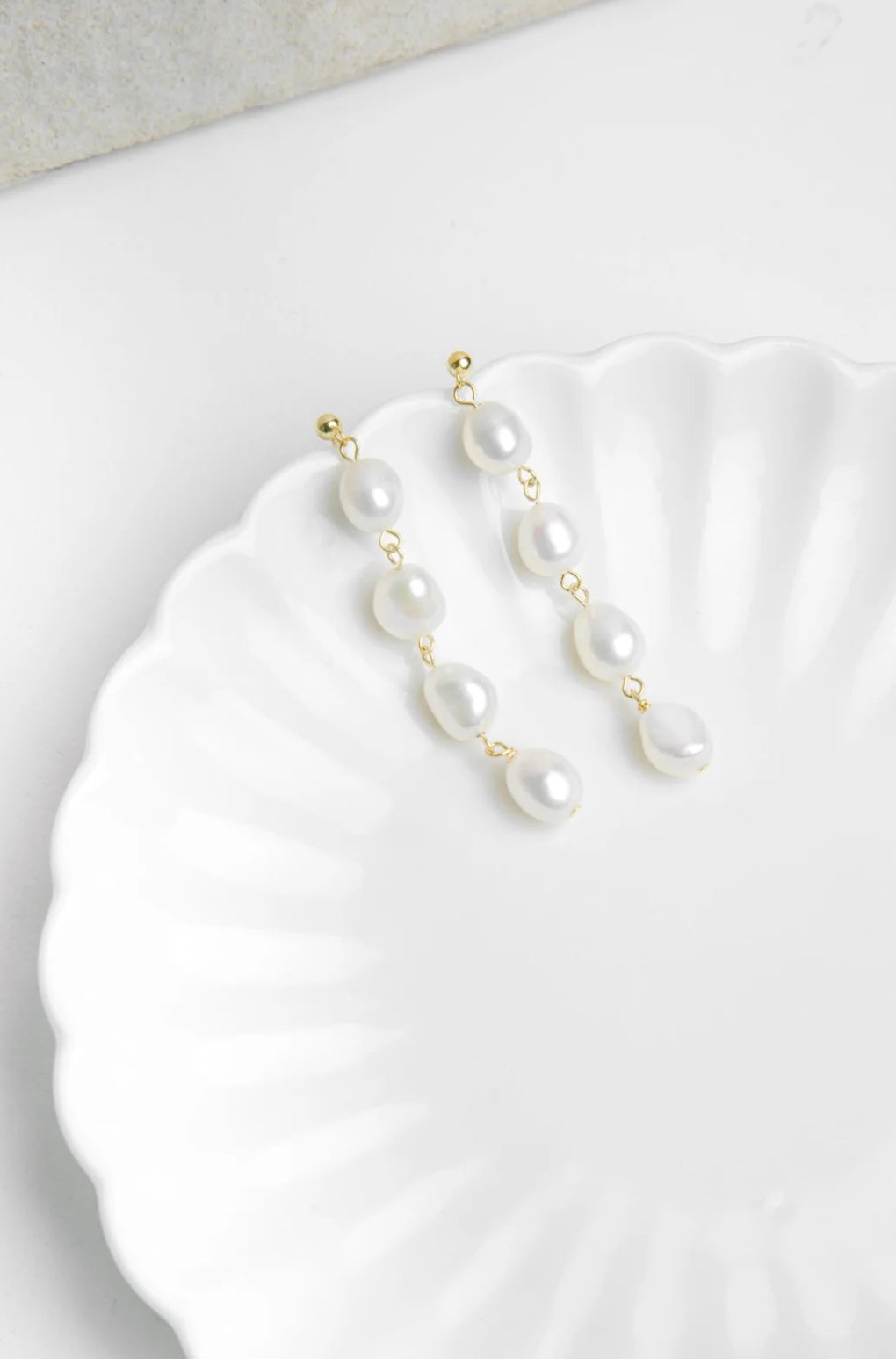 KYMOND & CO AURORA PEARL EARRINGS