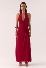 Load image into Gallery viewer, SOVERE ALORA MAXI DRESS - RASPBERRY
