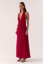 Load image into Gallery viewer, SOVERE ALORA MAXI DRESS - RASPBERRY
