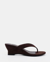 Load image into Gallery viewer, NOVO SHOES ZEPHER HEEL - SUEDE EXPRESSO
