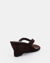 Load image into Gallery viewer, NOVO SHOES ZEPHER HEEL - SUEDE EXPRESSO
