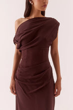 Load image into Gallery viewer, SOVERE ADA OFF SHOULDER DRESS - CHOCOLATE
